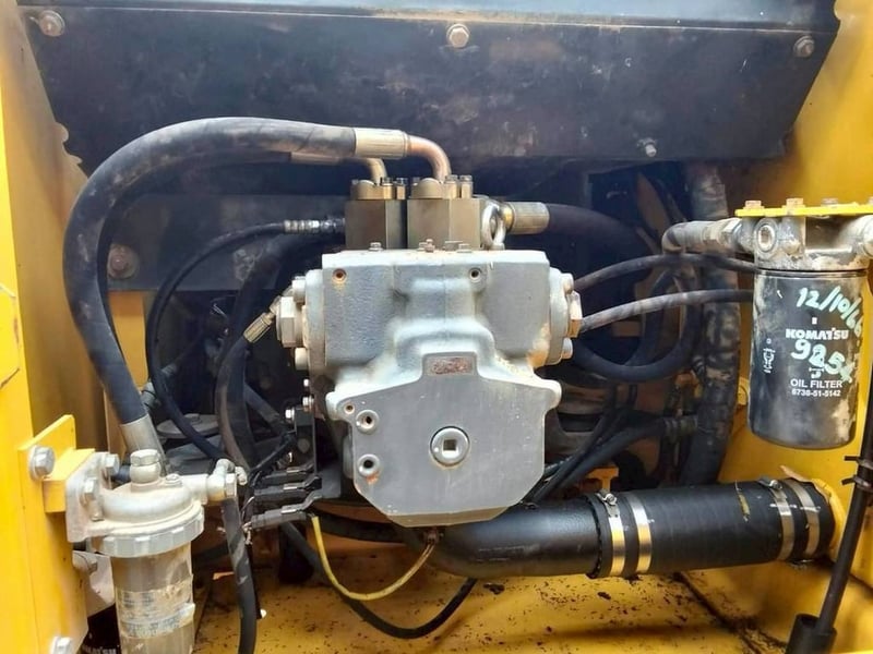 KOMATSU PC200-7 KOMATSU PC200-7