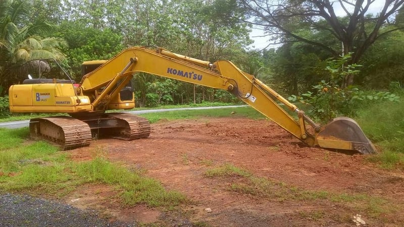 KOMATSU PC200-7