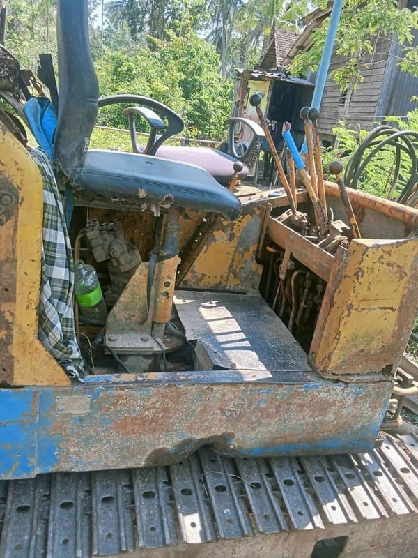 KOMATSU PC30