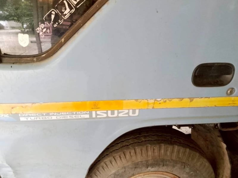 หกล้อดั้มพ์ ISUZU DECA195แรงม้า