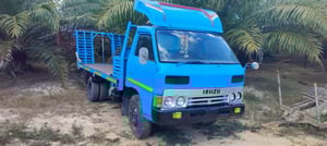 6ล้อเทรลเลอร์ท้ายลาด 6ล้อเทรลเลอร์ท้ายลาด