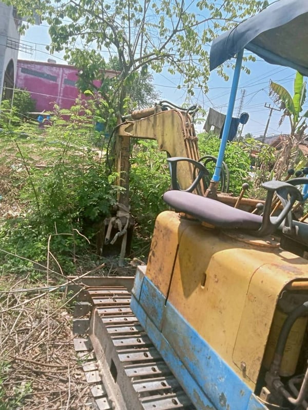 KOMATSU PC30