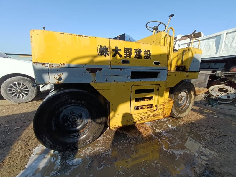 รถบดล้อยาง