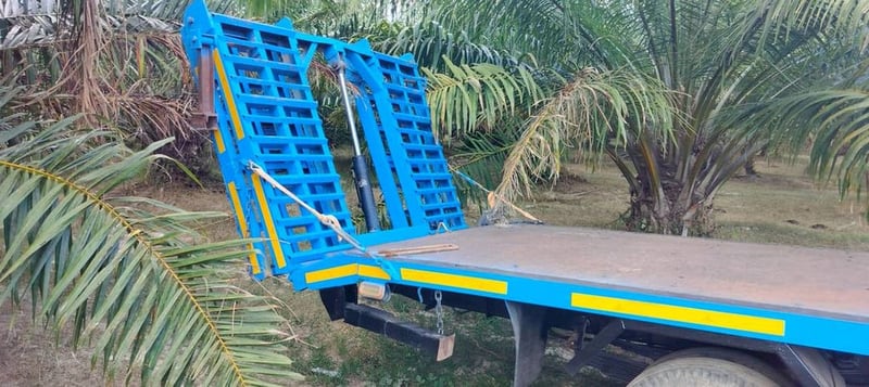 6ล้อเทรลเลอร์ท้ายลาด 6ล้อเทรลเลอร์ท้ายลาด