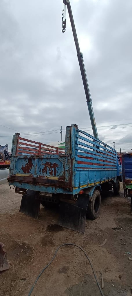 หกล้อดั้มพ์ISUZU NPR110แรงม้า หกล้อดั้มพ์ISUZU NPR110แรงม้า