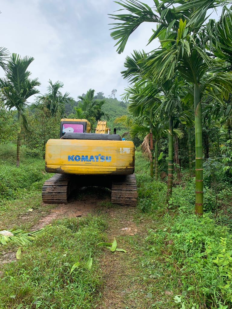 KOMATSU PC200-7