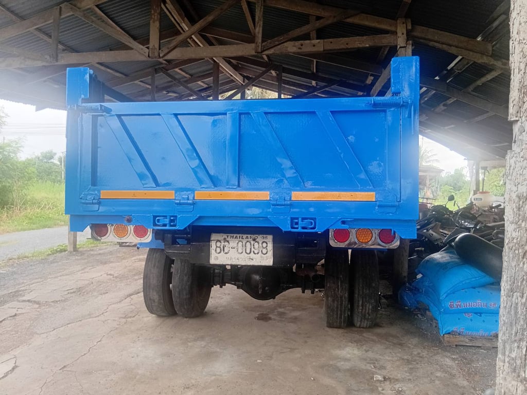 6ล้อดั้มพ์ISUZU NPR115แรงม้า