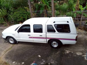 ฟอร์ด4ประตู