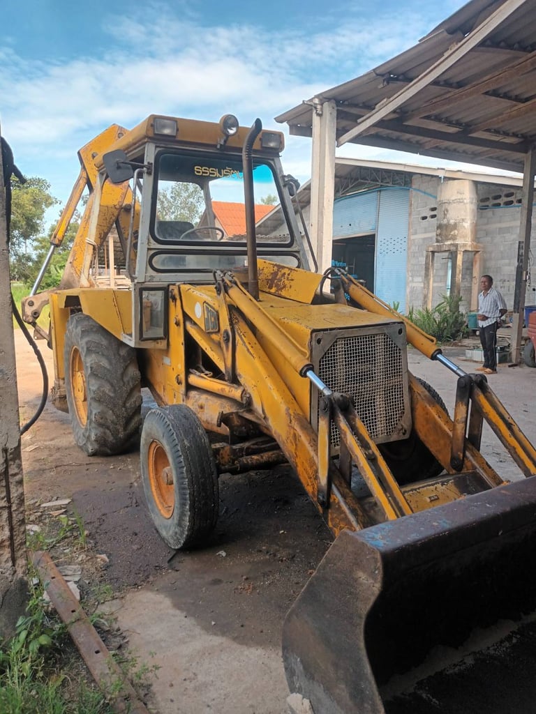 รถตักหน้าขุดหลัง รถตักหน้าขุดหลัง