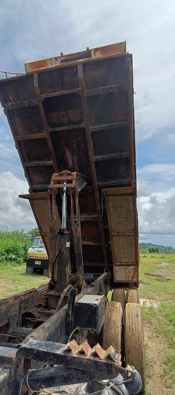 10ล้อดั้มพ์HINO FM3M240แรงม้า