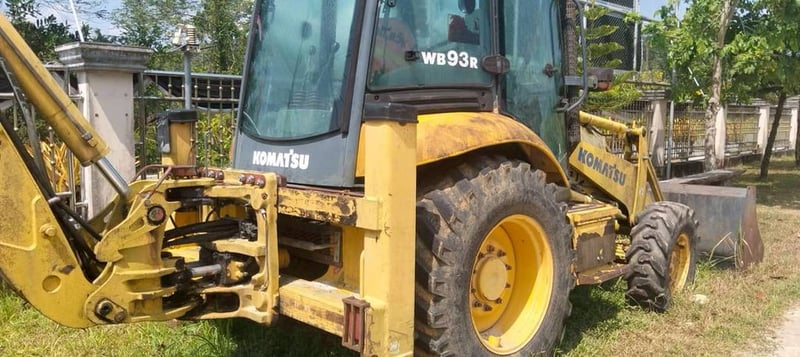 รถตักหน้าขุดหลัง รถตักหน้าขุดหลัง