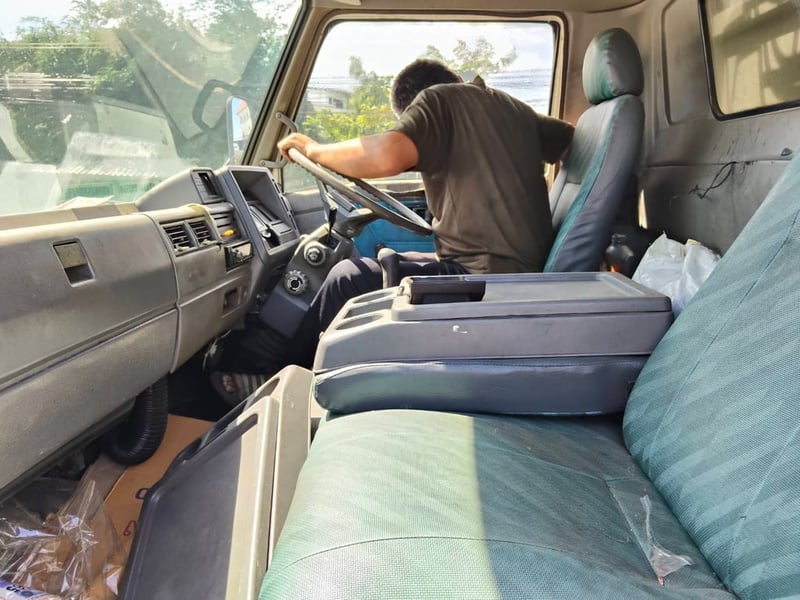 6ล้อพื้นเรียบHINO KM779. 117แรง 6ล้อพื้นเรียบHINO KM779. 117แรง