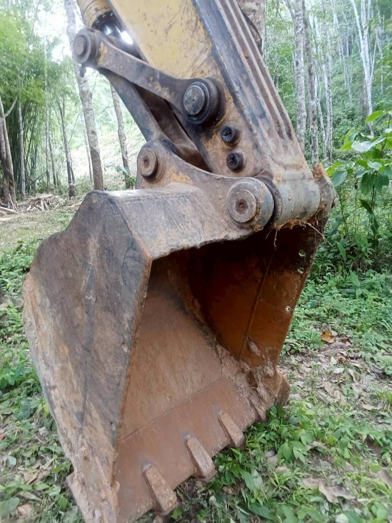 KOMATSU PC200-7