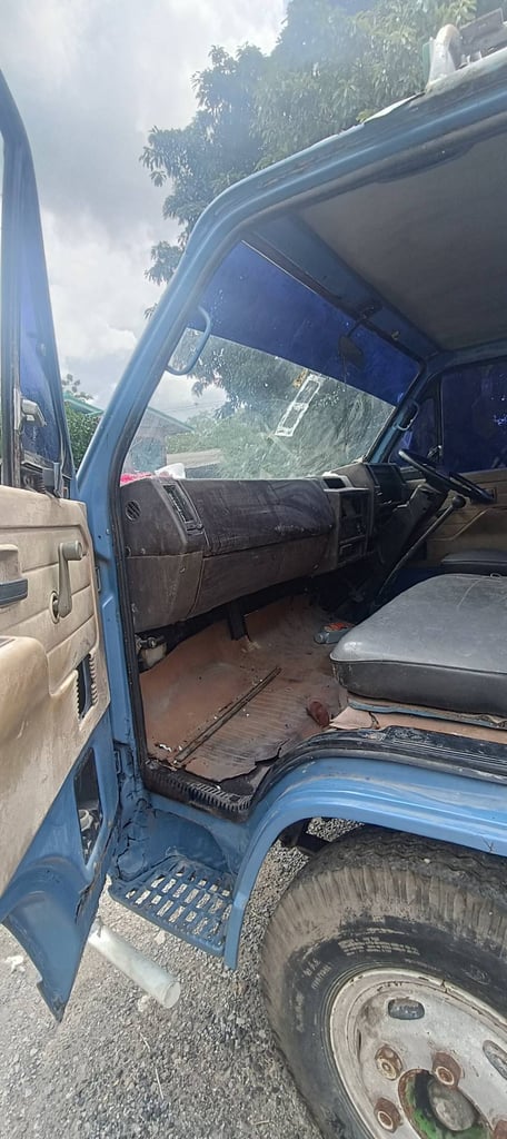 6ล้อไม่ดั้มพ์ISUZU NPR115แรงม้า 6ล้อไม่ดั้มพ์ISUZU NPR115แรงม้า