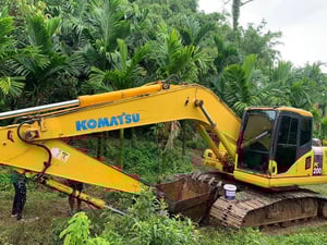 KOMATSU PC200-7 KOMATSU PC200-7