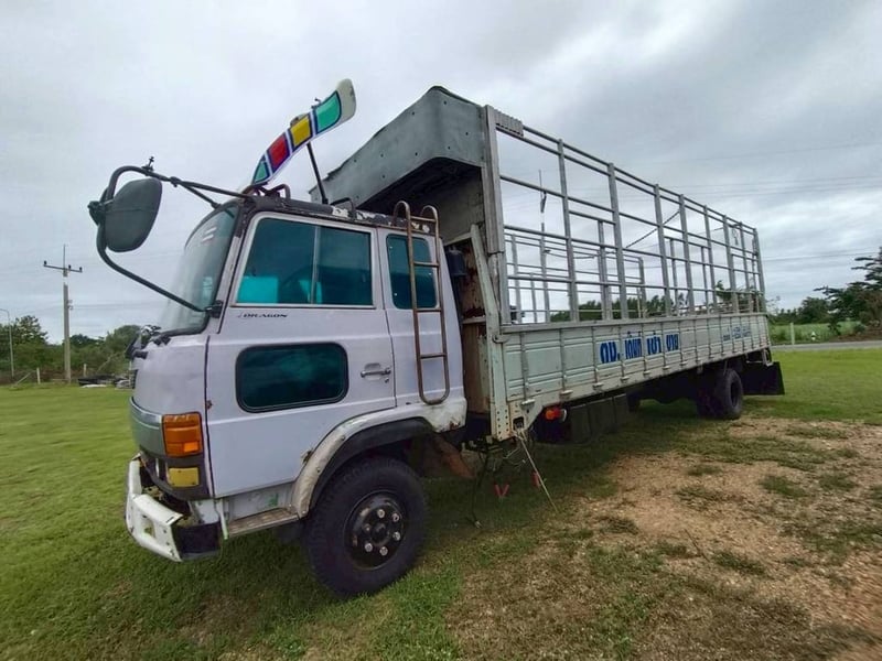 6ล้อรั้วฮีโน่180แรงม้าปี37