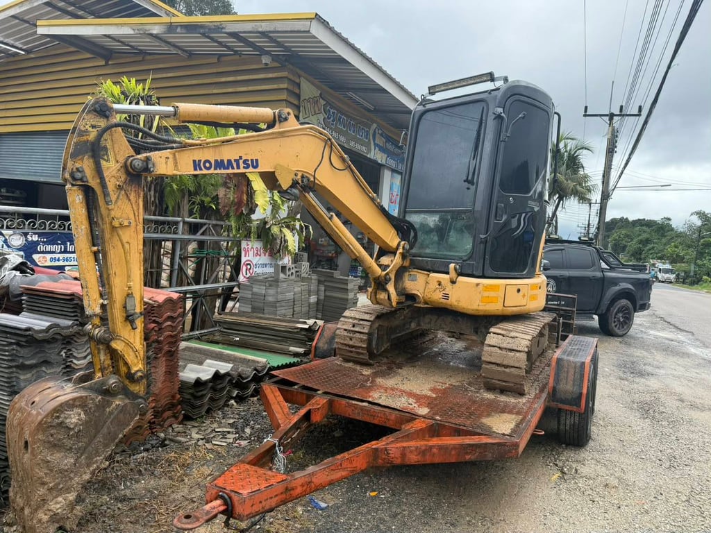 KOMATSU PC30MR KOMATSU PC30MR