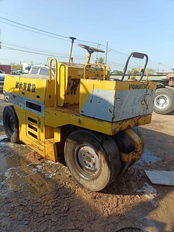 รถบดล้อยาง