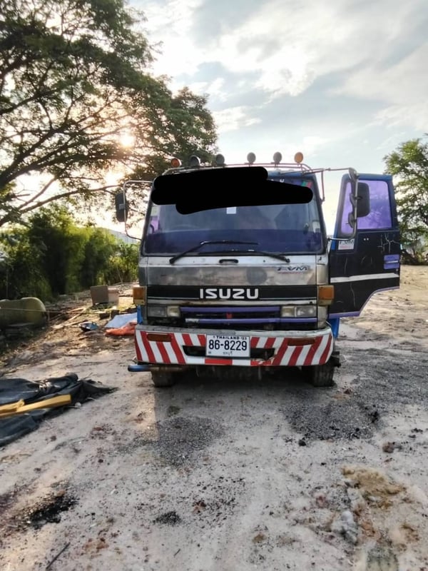 10ล้อบรรทุกน้ำอีซูซุ