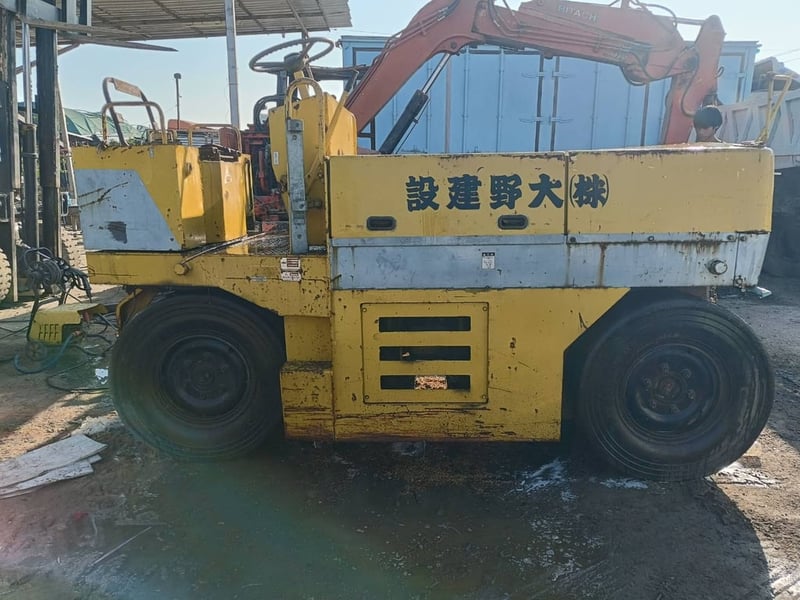 รถบดล้อยาง