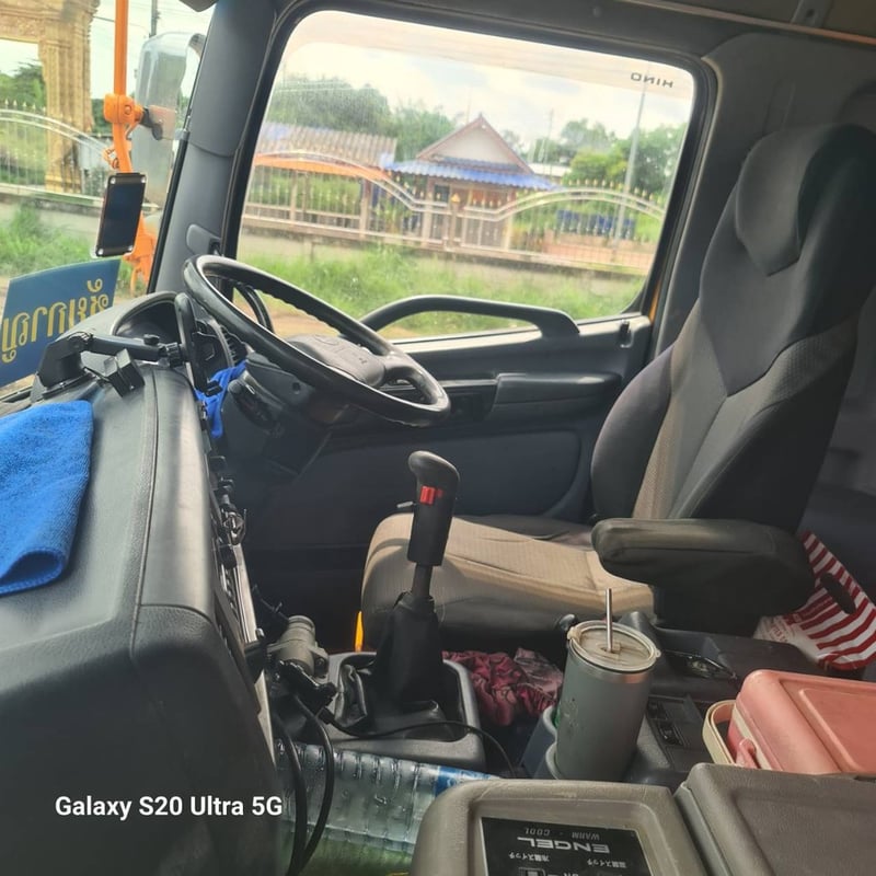 Vายเหมา2คัน10ล้อดั้มพ์ฮีโน่