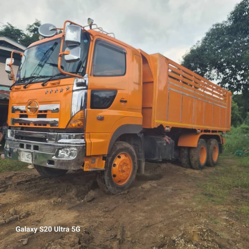 Vายเหมา2คัน10ล้อดั้มพ์ฮีโน่