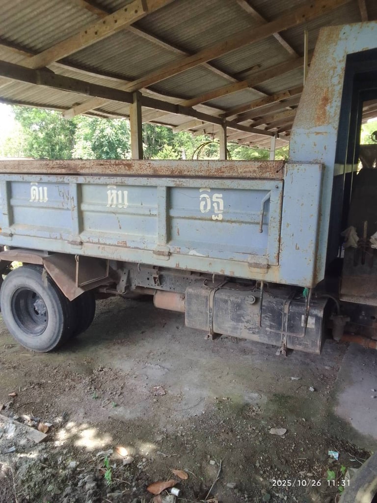 หกล้อดั้มพ์ISUZU NPR120แรงม้า หกล้อดั้มพ์ISUZU NPR120แรงม้า