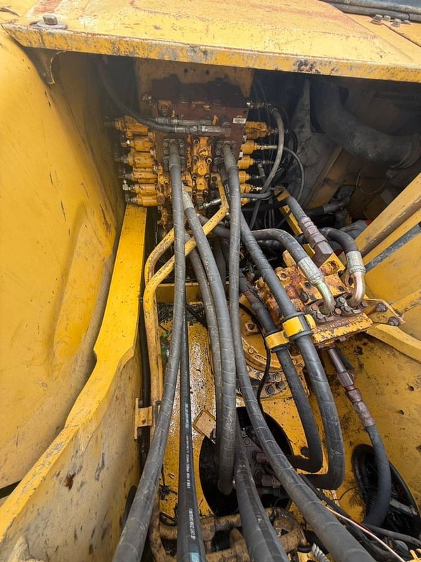 KOMATSU PC200-7 KOMATSU PC200-7