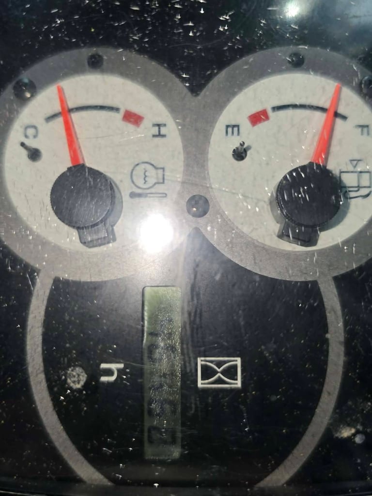 KOMATSU PC30MR KOMATSU PC30MR