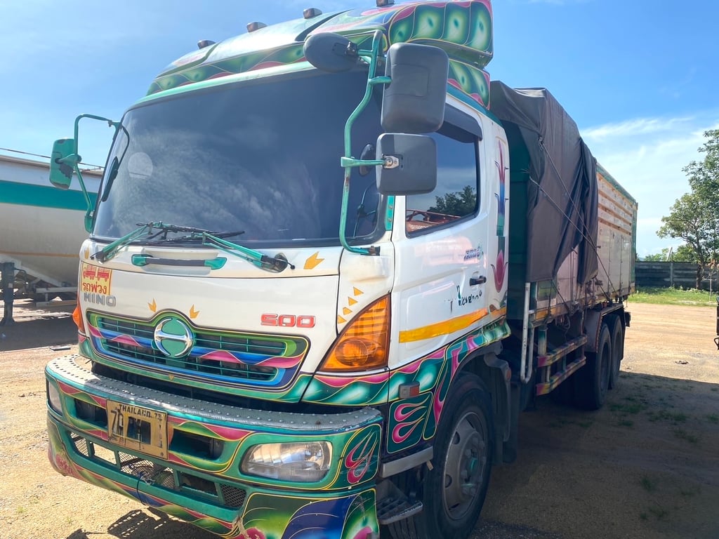 HINO FM1J260แรงม้า HINO FM1J260แรงม้า