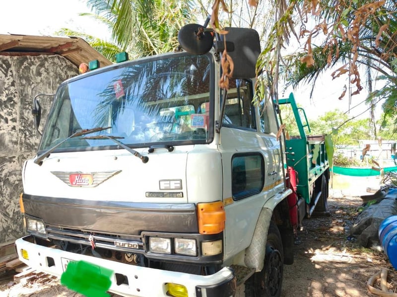 6ล้อฮีโน่FG200แรงม้า 6ล้อฮีโน่FG200แรงม้า