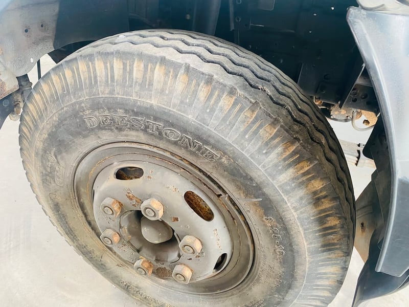 หกล้อโม่ปูนISUZU NPR150แรงม้า