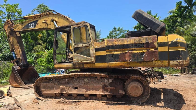 CAT330