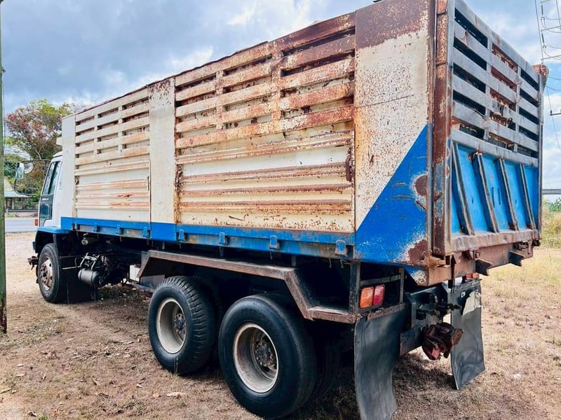 10ล้อดั้มพ์ISUZU ROCKY240แรงม้า