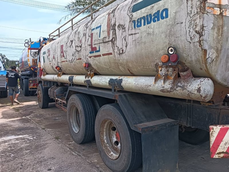 10ล้อบรรทุกน้ำเพลาเดียว