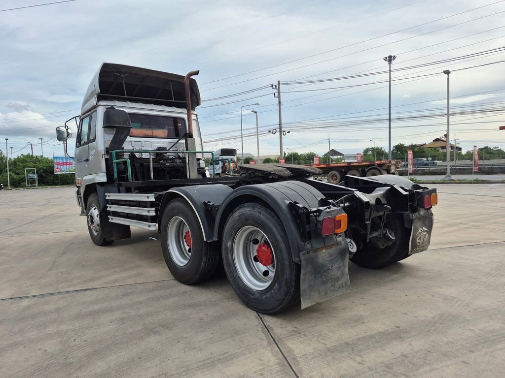 หัวลากนิสสันยูดี