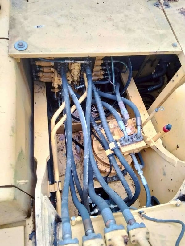 KOMATSU PC200-7 KOMATSU PC200-7