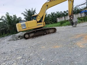 KOMATSU PC200-7 KOMATSU PC200-7