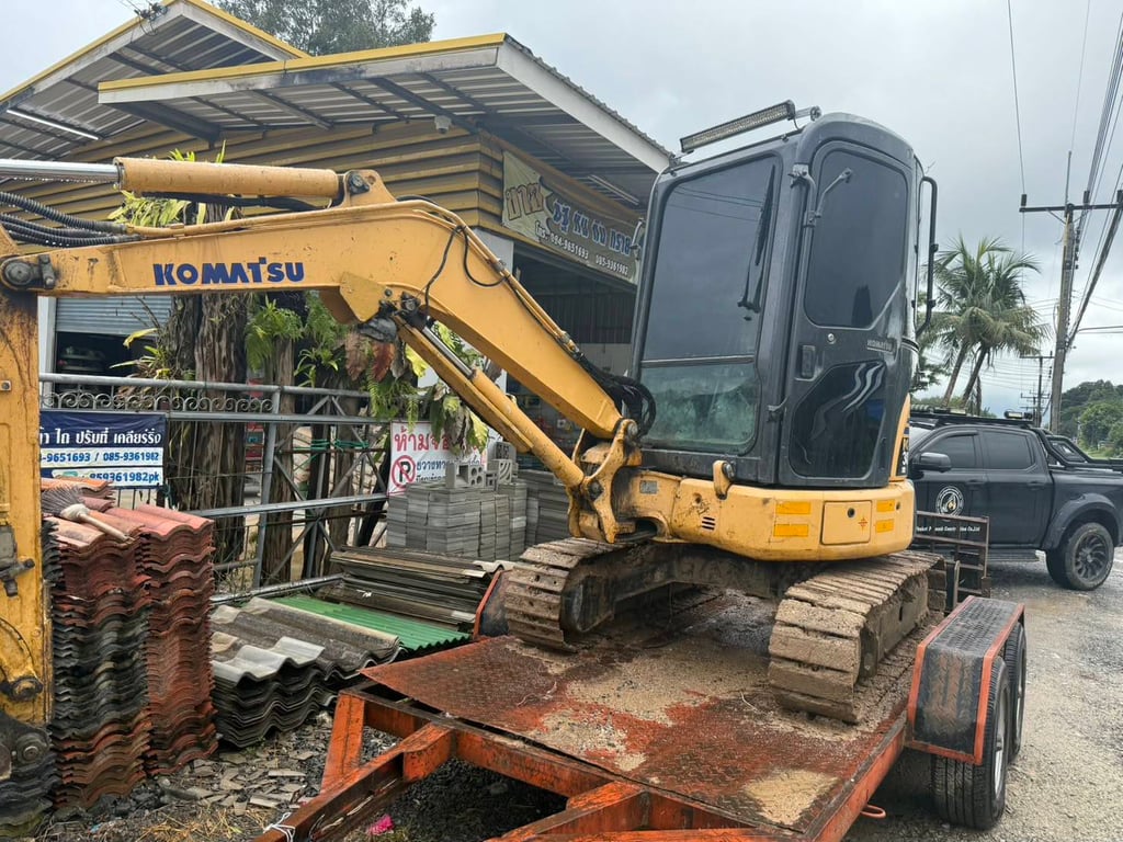 KOMATSU PC30MR KOMATSU PC30MR