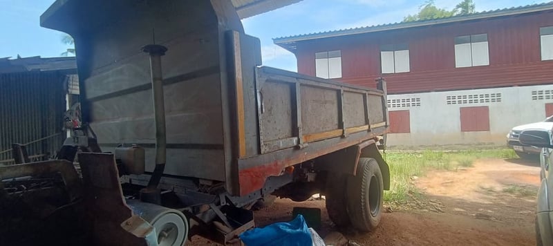 6ล้อดั้มพ์ฮีโน่168แรง 6ล้อดั้มพ์ฮีโน่168แรง