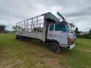 6ล้อรั้วฮีโน่180แรงม้าปี37