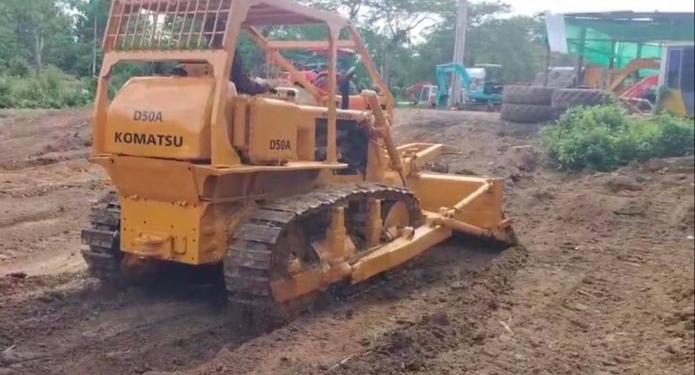 KOMATSU D50A-15