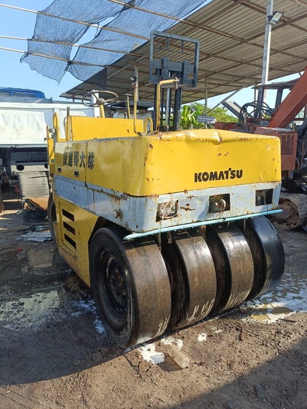 รถบดล้อยาง