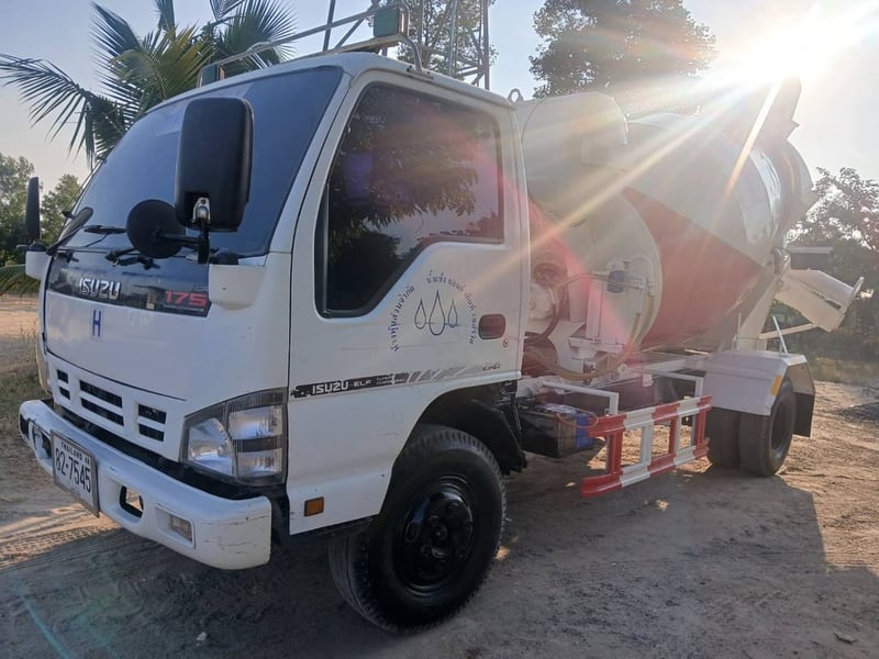 หกล้อโม่ปูน