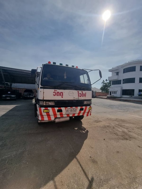 10ล้อบรรทุกน้ำมัน