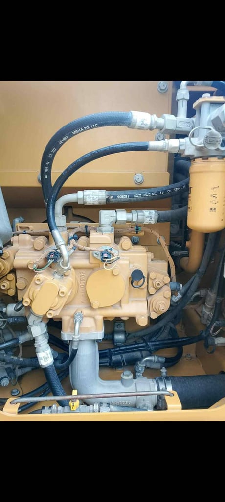 CAT313D2LC