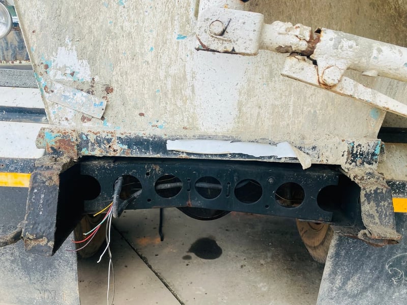 หกล้อโม่ปูนISUZU NPR150แรงม้า