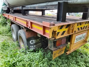 Vายแทงค์เหล็กใส่น้ำมัน