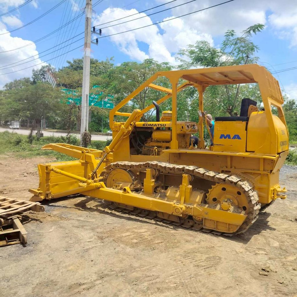 KOMATSU D50A-15 KOMATSU D50A-15