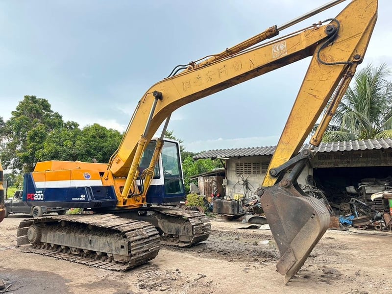 KOMATSU PC200-5 KOMATSU PC200-5